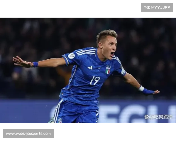 雷特吉与拉斯帕多里锋线搭档展现出强大默契助力球队攻防平衡